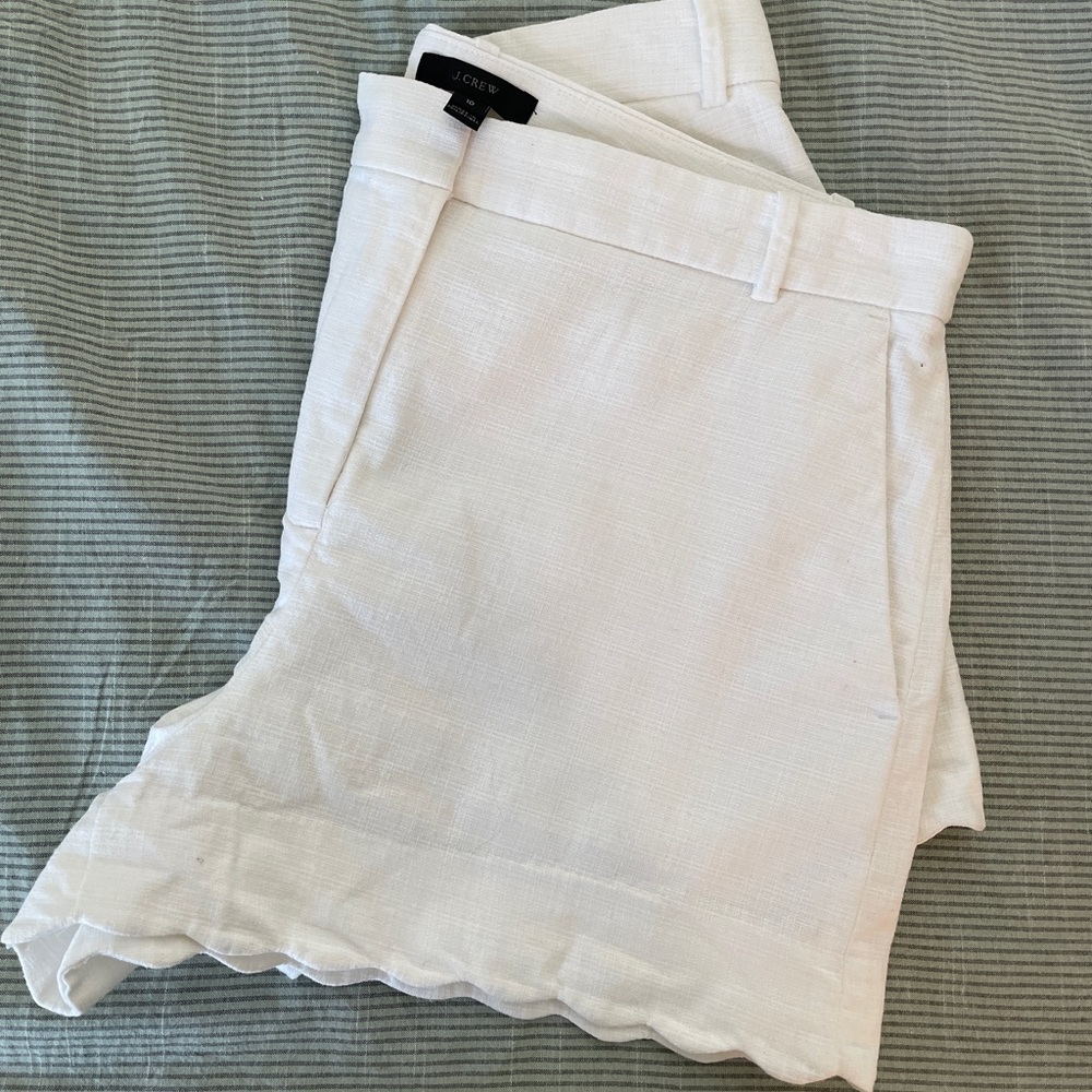 White lined shorts with scallop detail